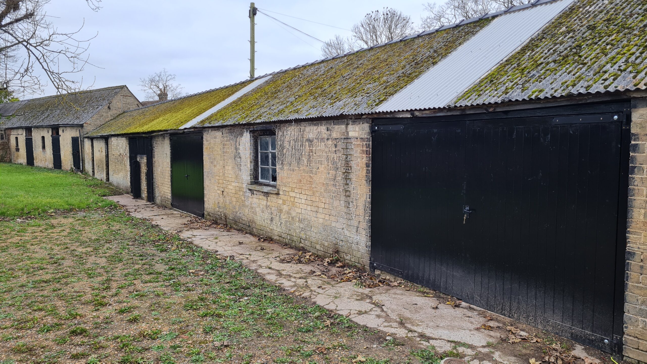 Garage, barn & stable painting